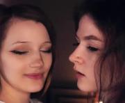 Bonniecoomer's cam on 1HandChat Couples