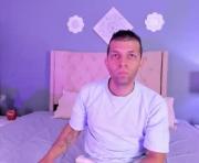 james_karol's cam on 1HandChat Couples