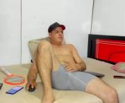 lauren_mark_'s cam on 1HandChat Couples