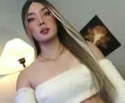 lovers_moon22's cam on 1HandChat Trans