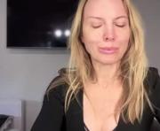 rachelldelicious's cam on 1HandChat