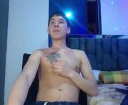 twink_daren's cam on Cam33 Guys