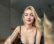 -lana-chester-'s cam on One Hand Chat