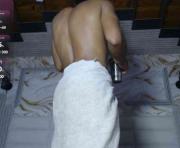 Axton-vera1's cam on One Hand Chat