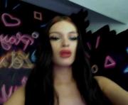 Brianna-the-doll's cam on One Hand Chat