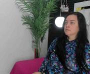 lucia-vonne's cam on One Hand Chat