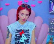 lucy_miller's cam on One Hand Chat