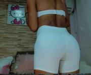 Latiinhot's cam on One Hand Chat
