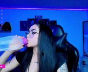 Nicorobin's cam on One Hand Chat