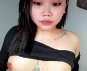 Royalty_queen's cam on One Hand Chat