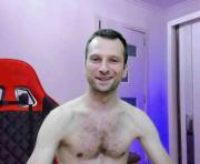 Whoyoullbe's cam on One Hand Chat