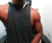 xbigcockblack's cam on One Hand Chat